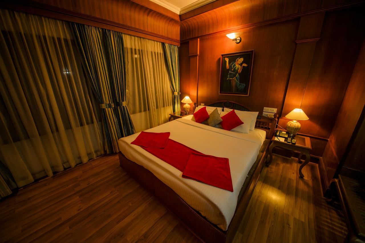 Hotel The Renai Cochin Kochi Exterior foto