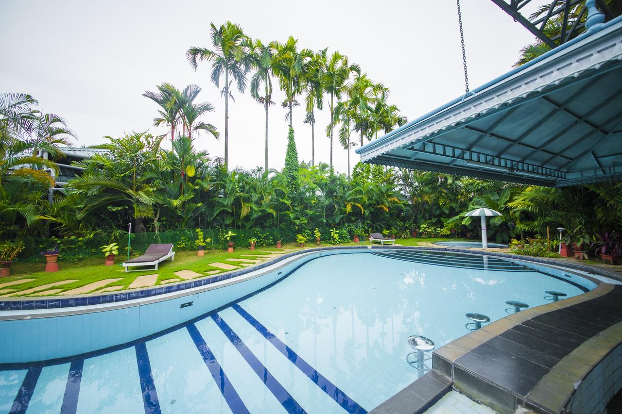 Hotel The Renai Cochin Kochi Exterior foto