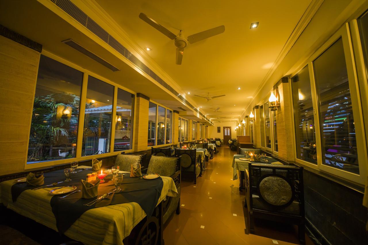 Hotel The Renai Cochin Kochi Exterior foto