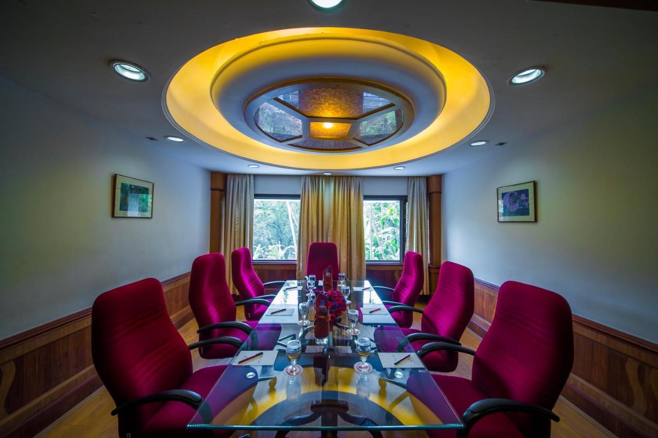 Hotel The Renai Cochin Kochi Exterior foto