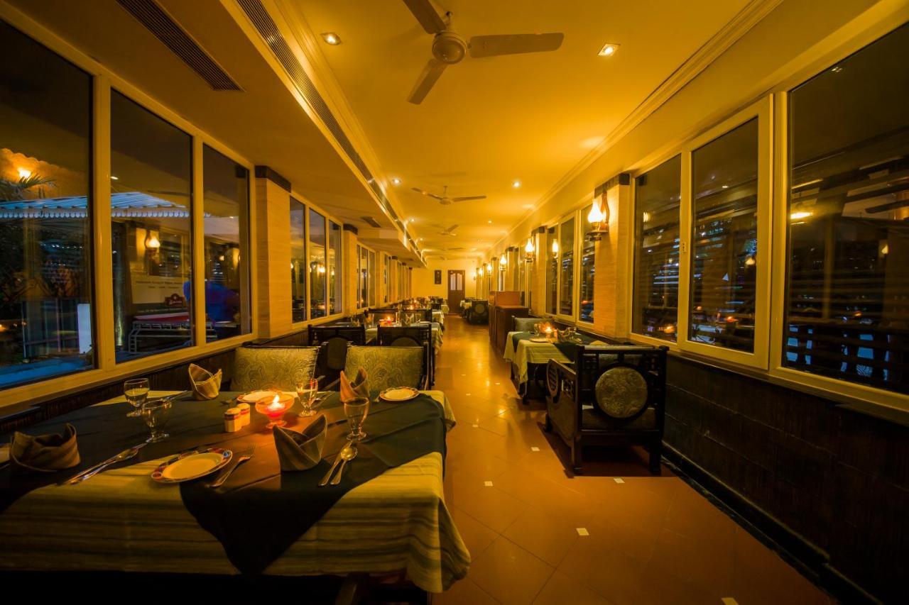 Hotel The Renai Cochin Kochi Exterior foto