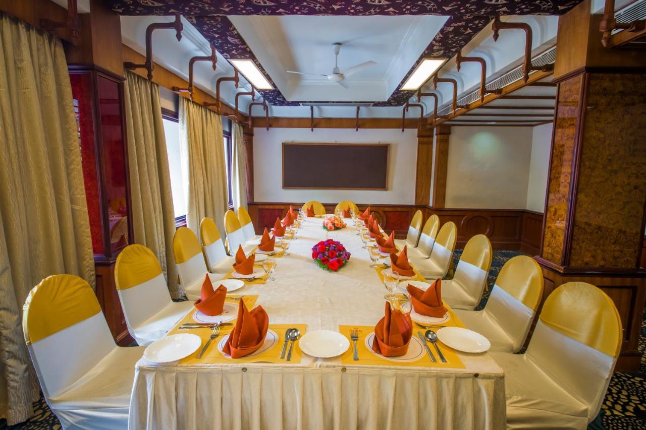 Hotel The Renai Cochin Kochi Exterior foto