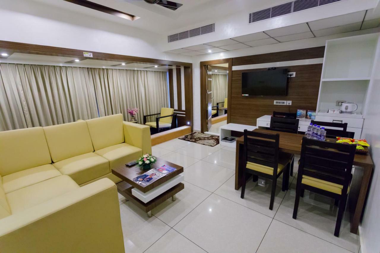 Hotel The Renai Cochin Kochi Exterior foto